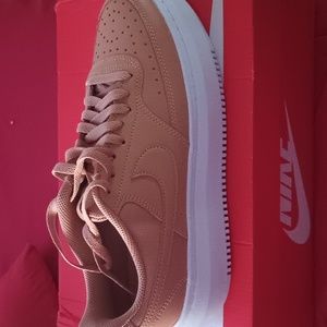 Nike court vision alta